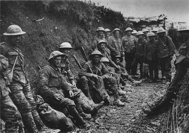 Kraljevska irska streljacka regimenta u komunikacionom rovu tokom prvog dana bitke na Somi